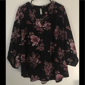 Beautiful 1X black with pink and maroon flowers